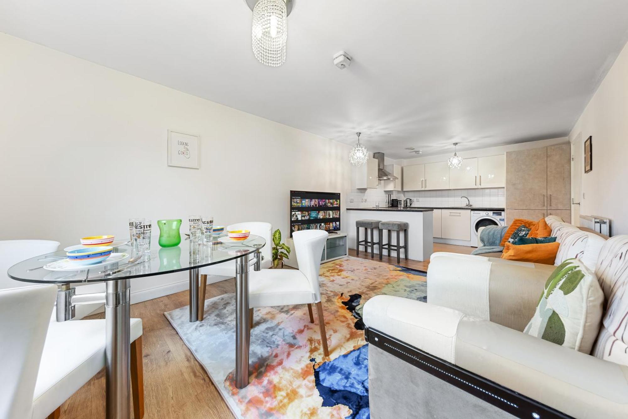 Modern Spacious 1 Bedroom Flat In Camden Апартаменты *